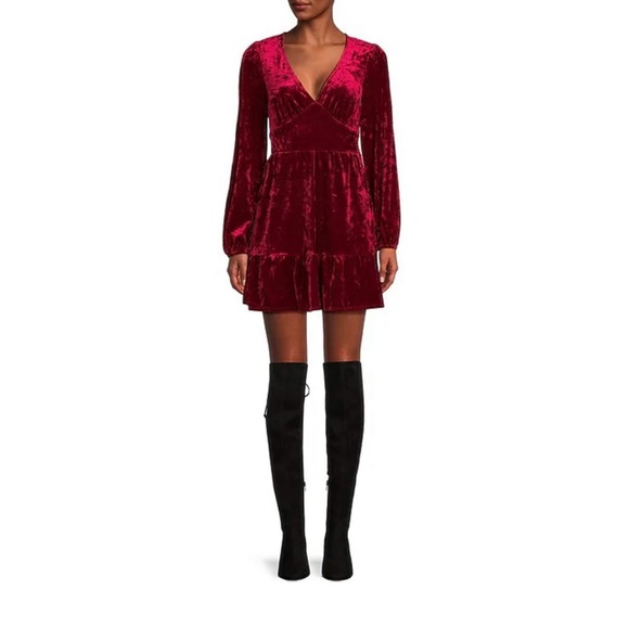 🌲♥️ City Vibe Red Long Sleeve Crushed Velvet Tiered Dress - Picture 1 of 9